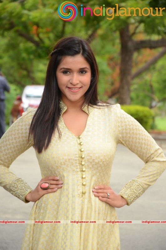 Manara Chopara Latest Photo Gallery Actress hd photo