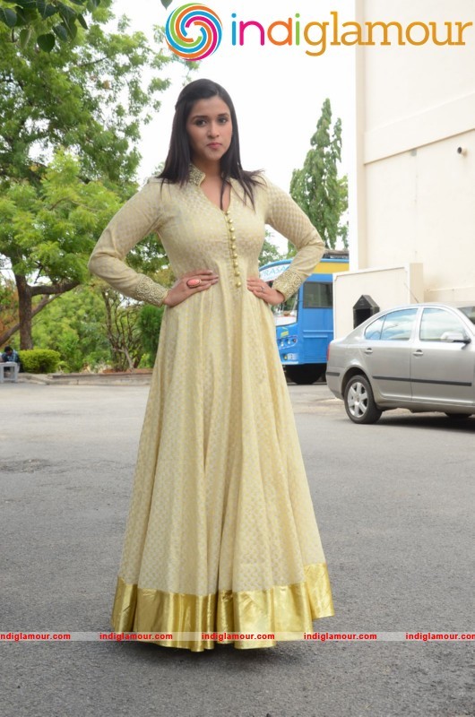 Manara Chopara Latest Photo Gallery Actress hd photo