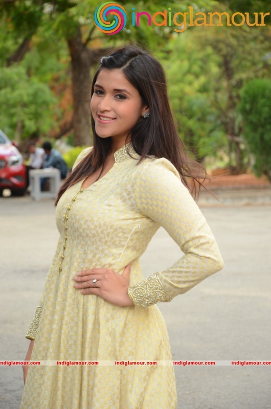Manara Chopara Latest Photo Gallery Actress hd photo