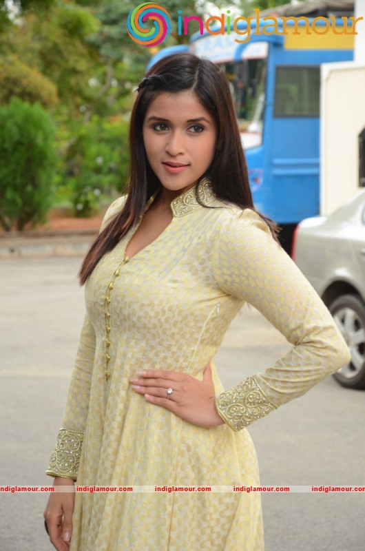 Manara Chopara Latest Photo Gallery Actress hd photo
