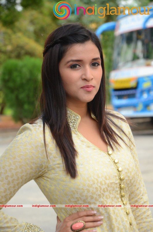 Manara Chopara Latest Photo Gallery Actress hd photo