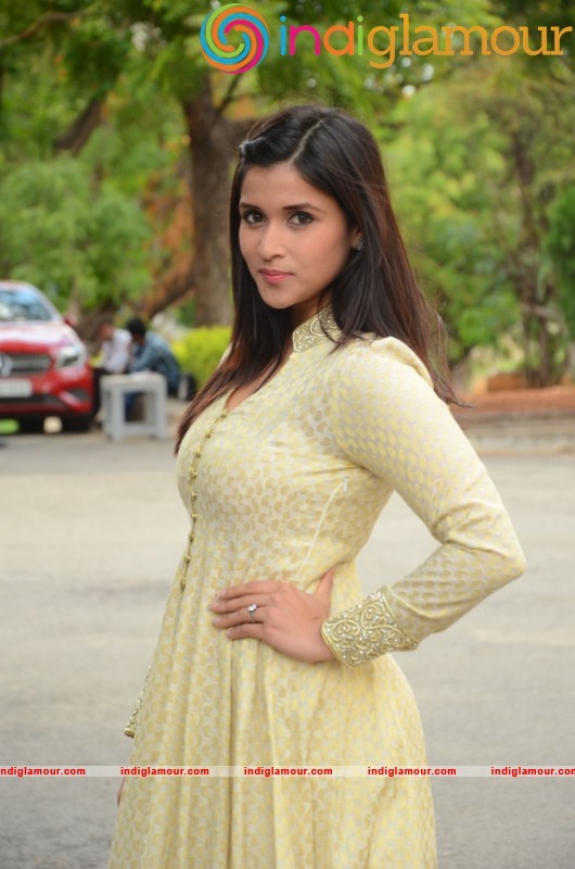 Manara Chopara Latest Photo Gallery Actress hd photo