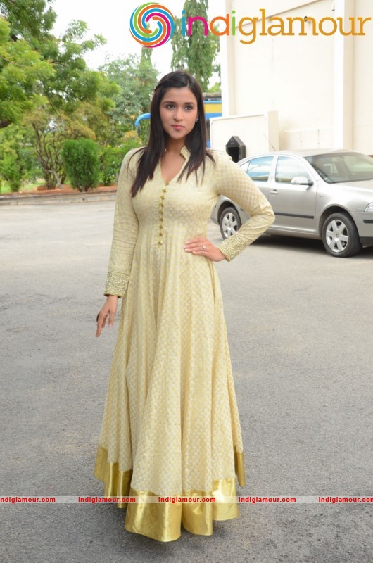Manara Chopara Latest Photo Gallery Actress hd photo