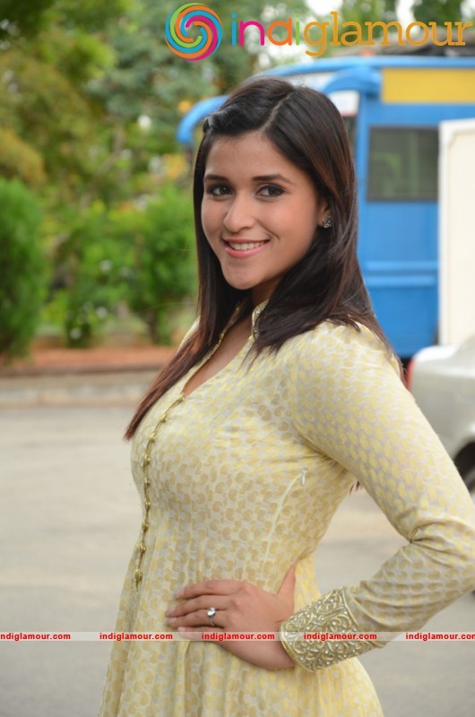 Manara Chopara Latest Photo Gallery Actress hd photo