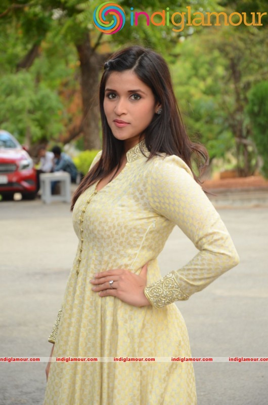 Manara Chopara Latest Photo Gallery Actress hd photo