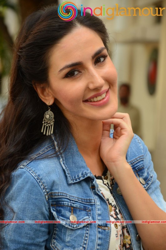 Farah Karimi Latest Photo Gallery Actress hd photo