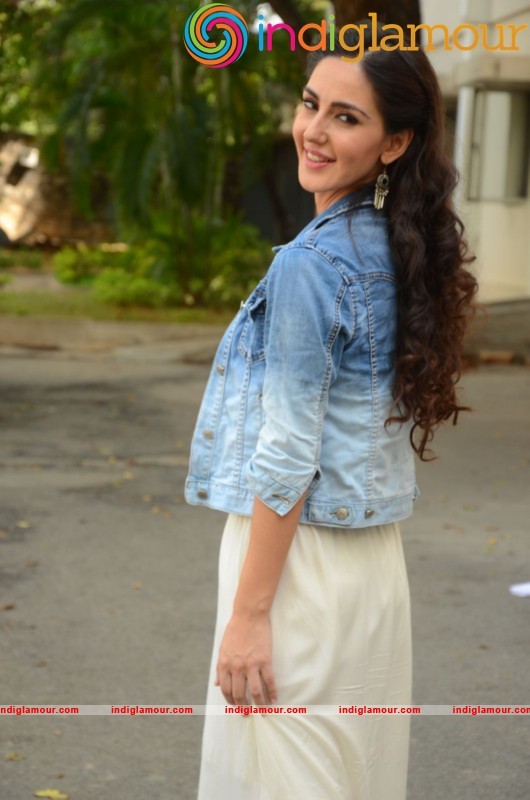 Farah Karimi Latest Photo Gallery Actress hd photo