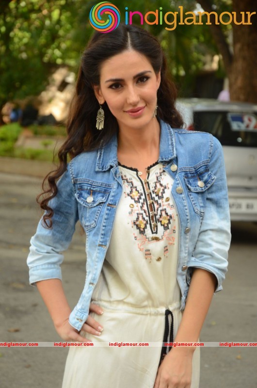 Farah Karimi Latest Photo Gallery Actress hd photo