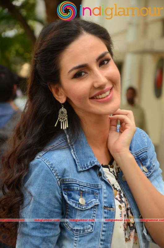 Farah Karimi Latest Photo Gallery Actress hd photo