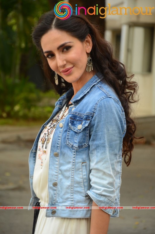 Farah Karimi Latest Photo Gallery Actress hd photo
