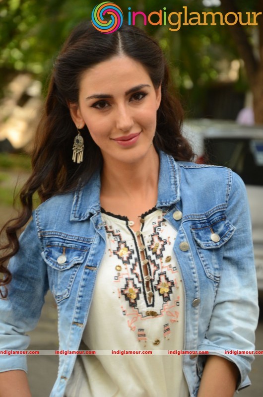 Farah Karimi Latest Photo Gallery Actress hd photo
