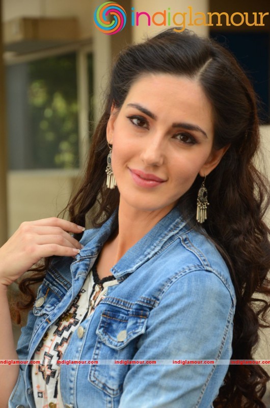 Farah Karimi Latest Photo Gallery Actress hd photo