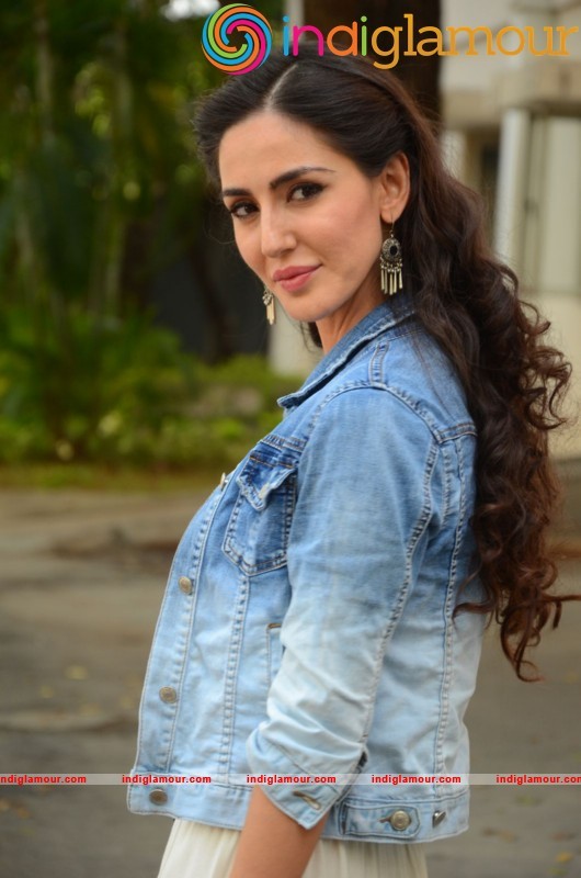 Farah Karimi Latest Photo Gallery Actress hd photo