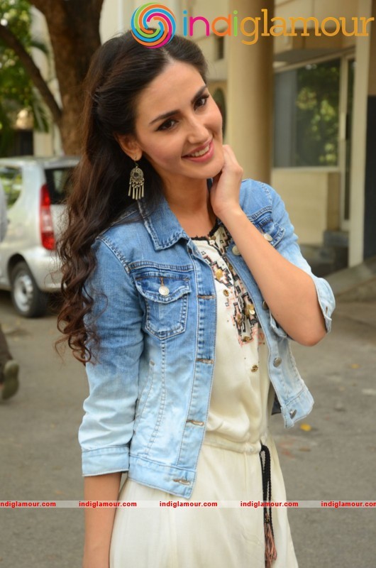 Farah Karimi Latest Photo Gallery Actress hd photo