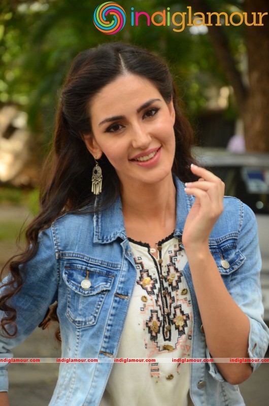 Farah Karimi Latest Photo Gallery Actress hd photo