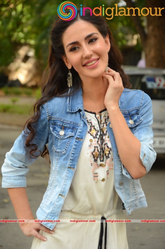 Farah Karimi Latest Photo Gallery Actress hd photo
