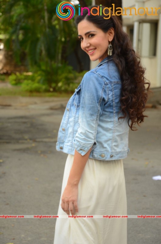 Farah Karimi Latest Photo Gallery Actress hd photo