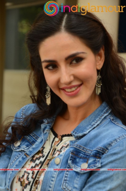Farah Karimi Latest Photo Gallery Actress hd photo
