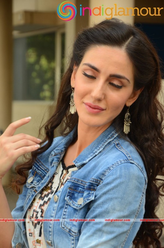 Farah Karimi Latest Photo Gallery Actress hd photo