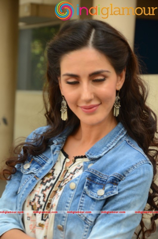 Farah Karimi Latest Photo Gallery Actress hd photo