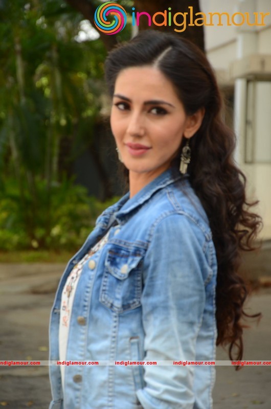 Farah Karimi Latest Photo Gallery Actress hd photo