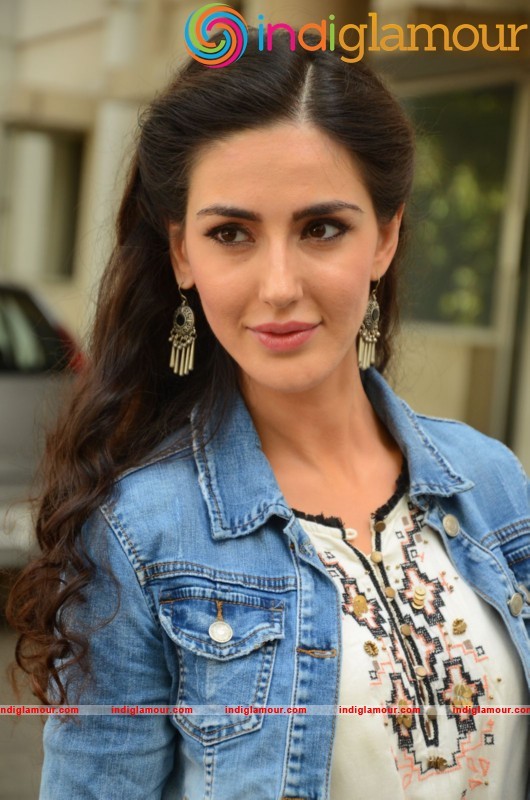 Farah Karimi Latest Photo Gallery Actress hd photo