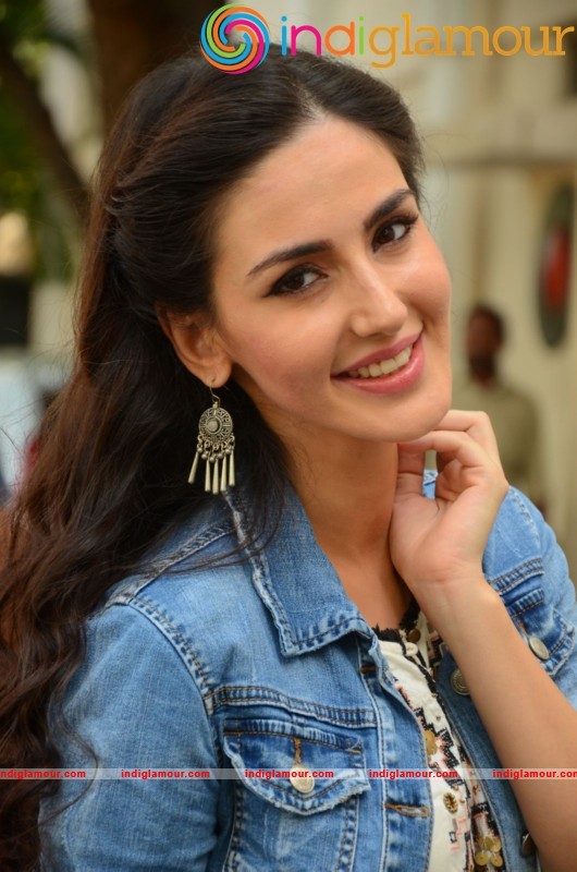 Farah Karimi Latest Photo Gallery Actress hd photo