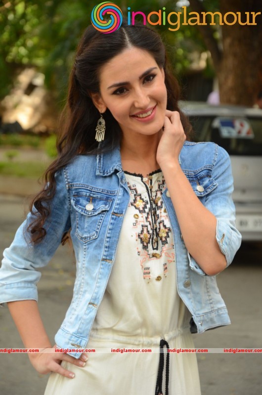 Farah Karimi Latest Photo Gallery Actress hd photo