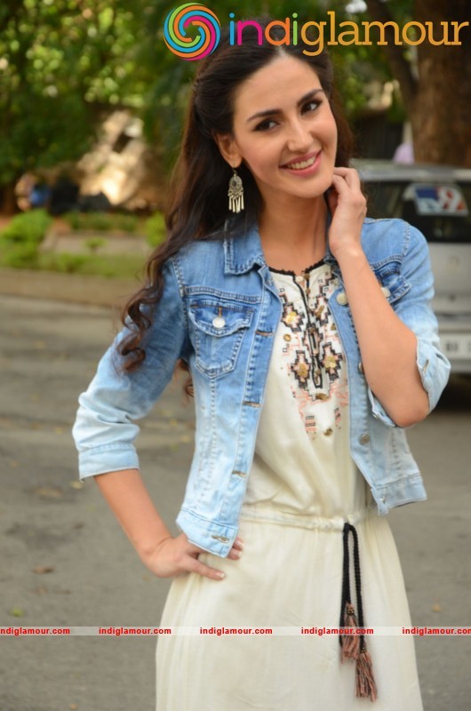 Farah Karimi Latest Photo Gallery Actress hd photo