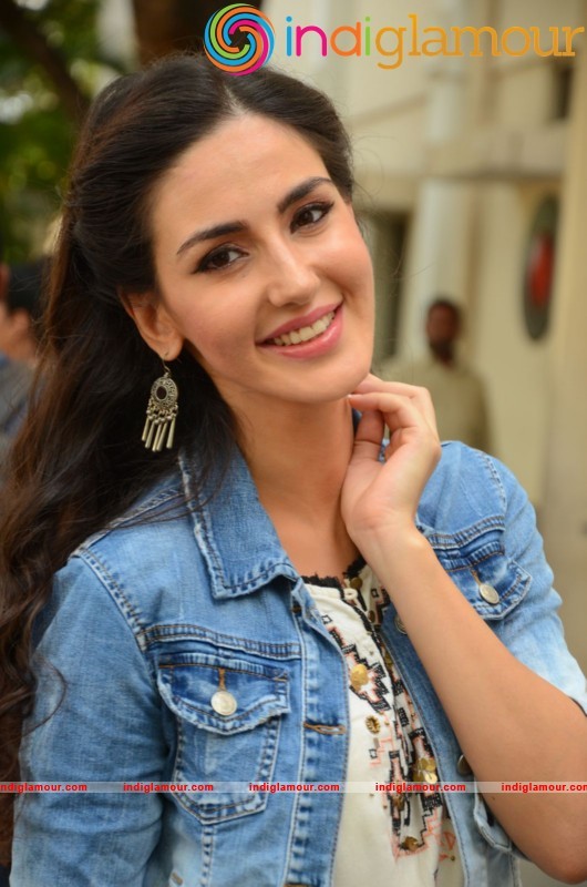 Farah Karimi Latest Photo Gallery Actress hd photo