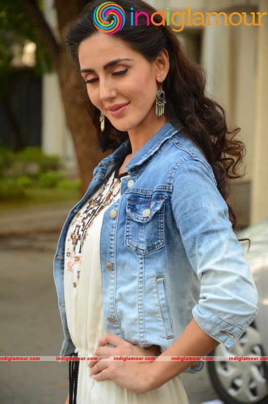 Farah Karimi Latest Photo Gallery Actress hd photo