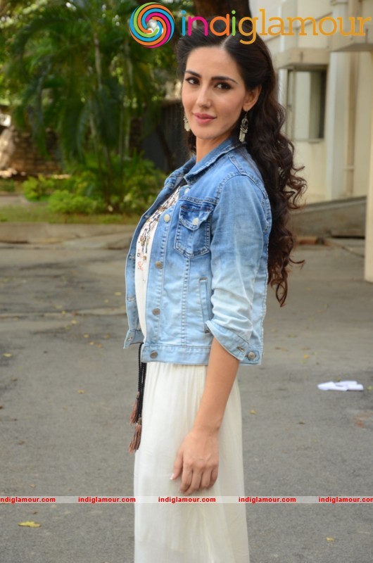 Farah Karimi Latest Photo Gallery Actress hd photo