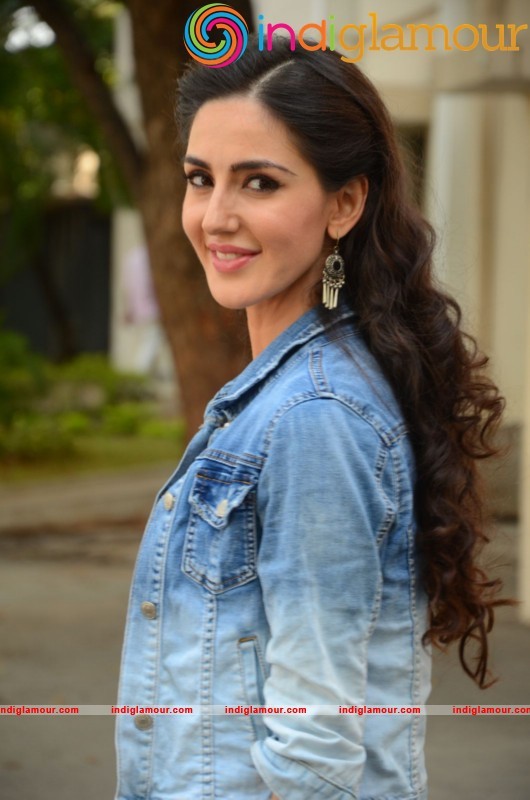 Farah Karimi Latest Photo Gallery Actress hd photo