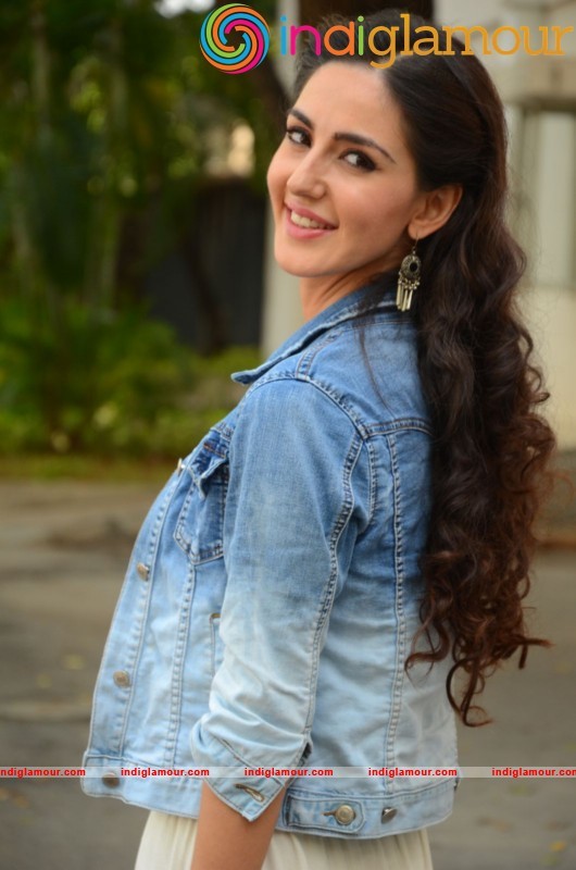 Farah Karimi Latest Photo Gallery Actress hd photo