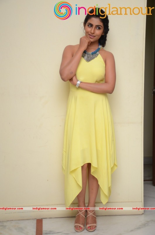 Kruthika Jayakumar Latest Photos Gallery Actress hd photo