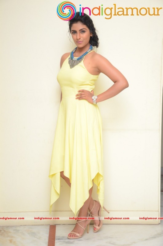 Kruthika Jayakumar Latest Photos Gallery Actress hd photo