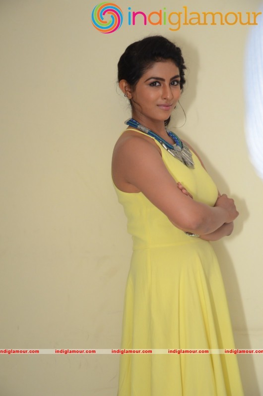 Kruthika Jayakumar Latest Photos Gallery Actress hd photo