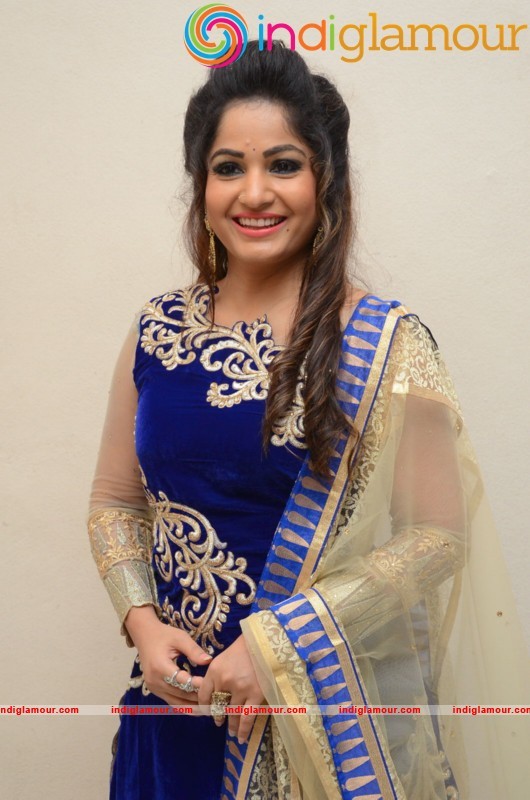 Madhavi Latha Latest Photo Gallery Actress hd photo
