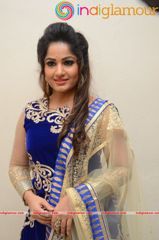 Madhavi Latha Latest Photo Gallery Actress hd photo