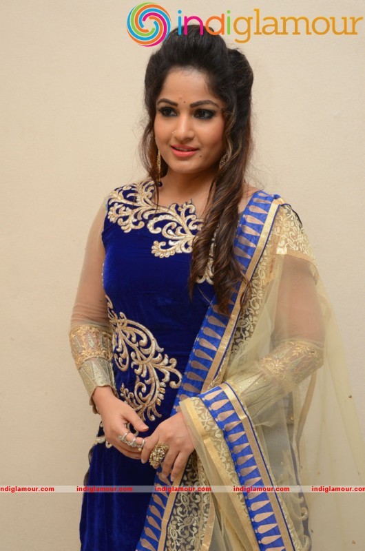 Madhavi Latha Latest Photo Gallery Actress hd photo