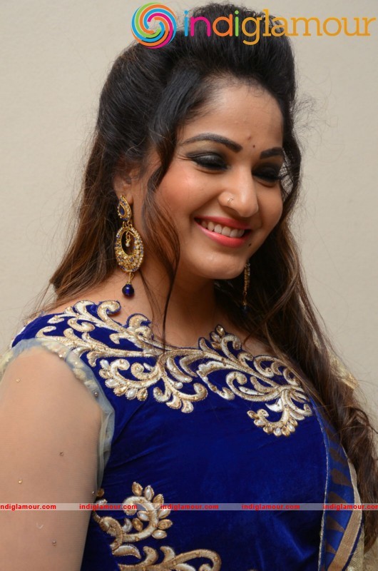Madhavi Latha Latest Photo Gallery Actress hd photo