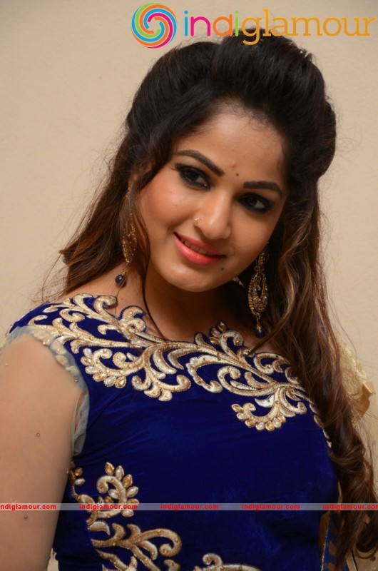 Madhavi Latha Latest Photo Gallery Actress hd photo