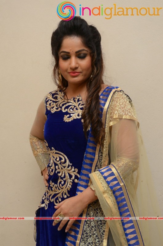 Madhavi Latha Latest Photo Gallery Actress hd photo