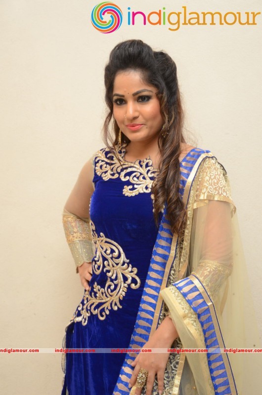 Madhavi Latha Latest Photo Gallery Actress hd photo