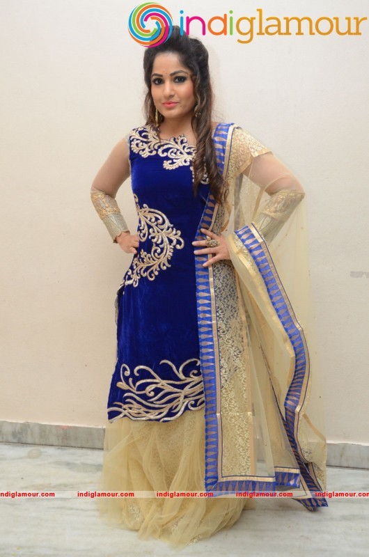 Madhavi Latha Latest Photo Gallery Actress hd photo