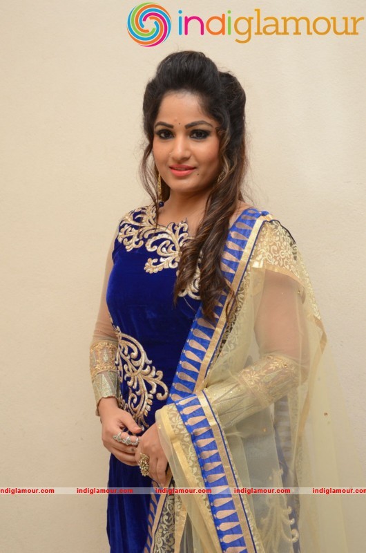 Madhavi Latha Latest Photo Gallery Actress hd photo