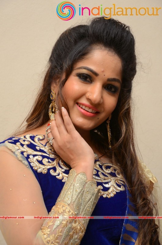 Madhavi Latha Latest Photo Gallery Actress hd photo