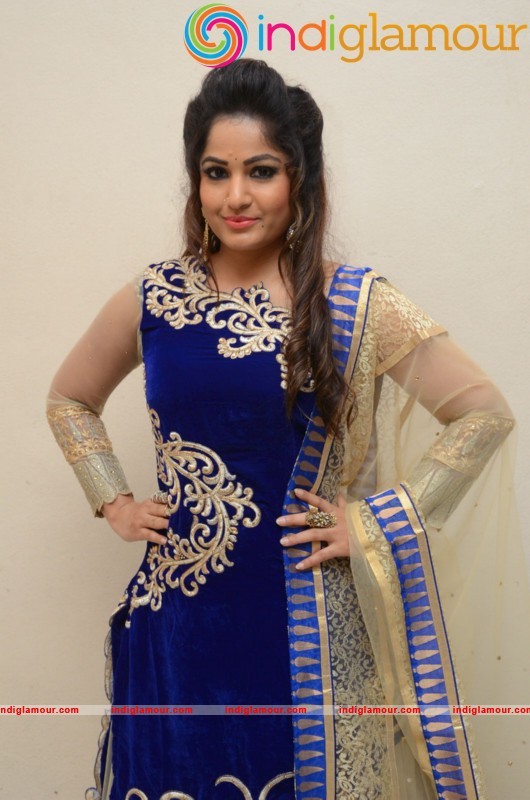 Madhavi Latha Latest Photo Gallery Actress hd photo