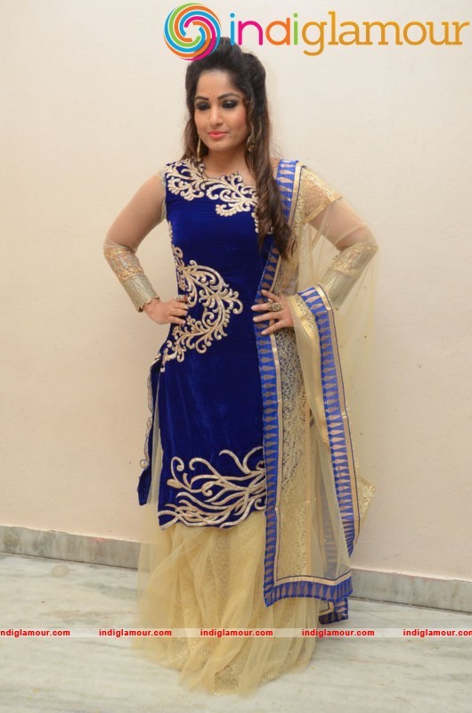 Madhavi Latha Latest Photo Gallery Actress hd photo