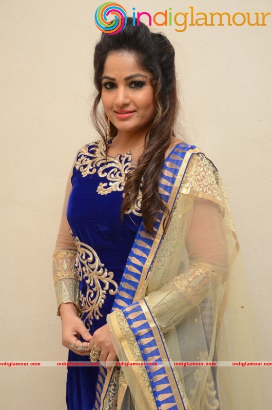 Madhavi Latha Latest Photo Gallery Actress hd photo